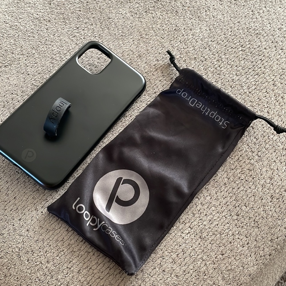 BRAND NEW iPhone X/Xs Carbon Black Loopy Case